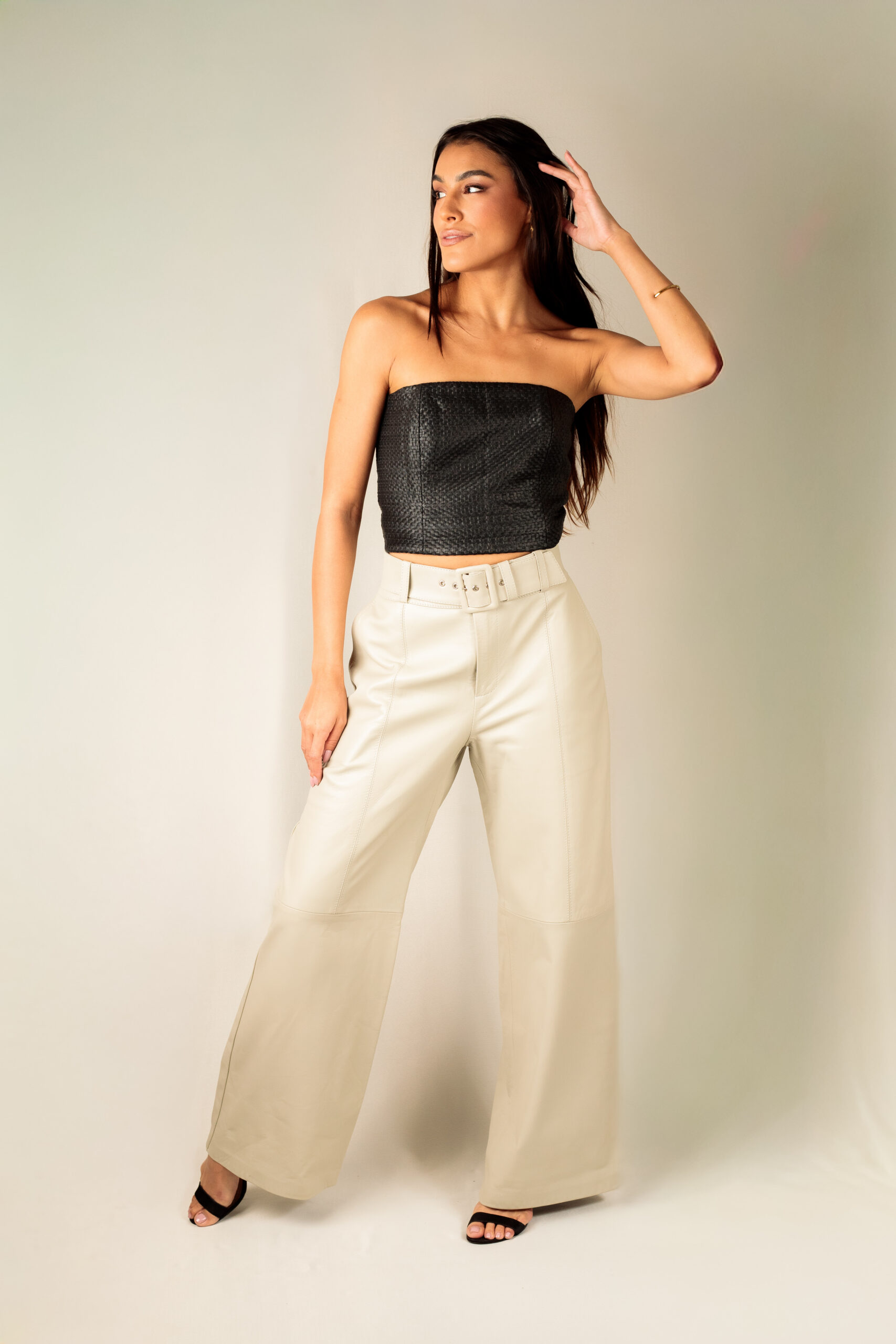 Calça Flare Cintura Alta com Cinto - Cor Off White