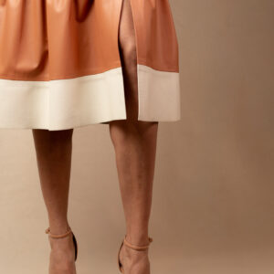 Vestido Midi Bicolor com Cinto - Cor: Amêndoa