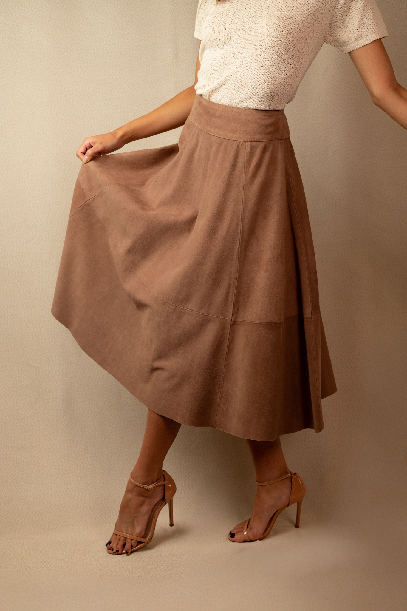 Saia Midi Godê - Cor: Fossil