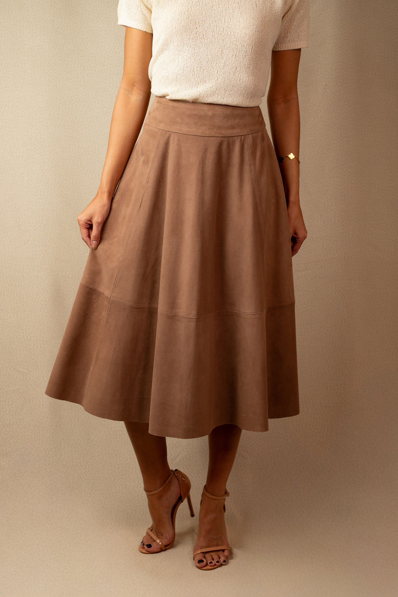 Saia Midi Godê - Cor: Fossil - Imagem 3